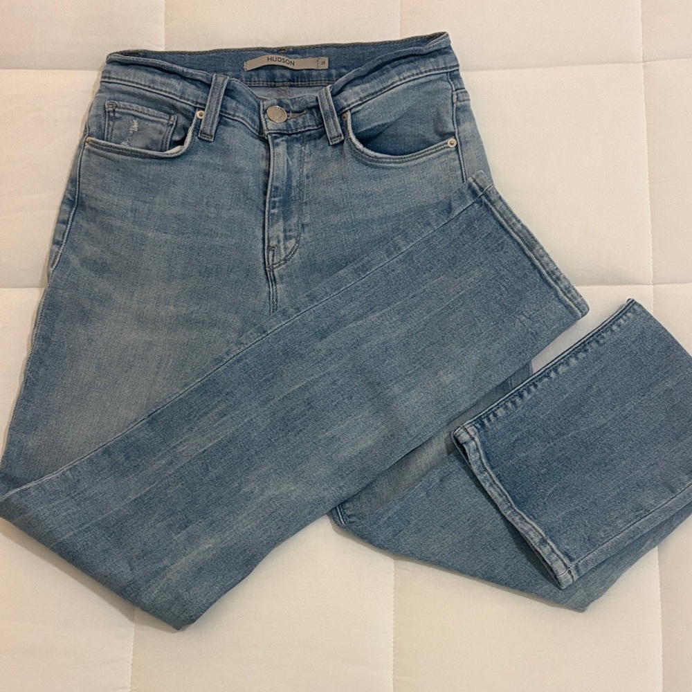 Hudson Nico Mid-Rise Straight Ankle Jean size 25 
Jeans